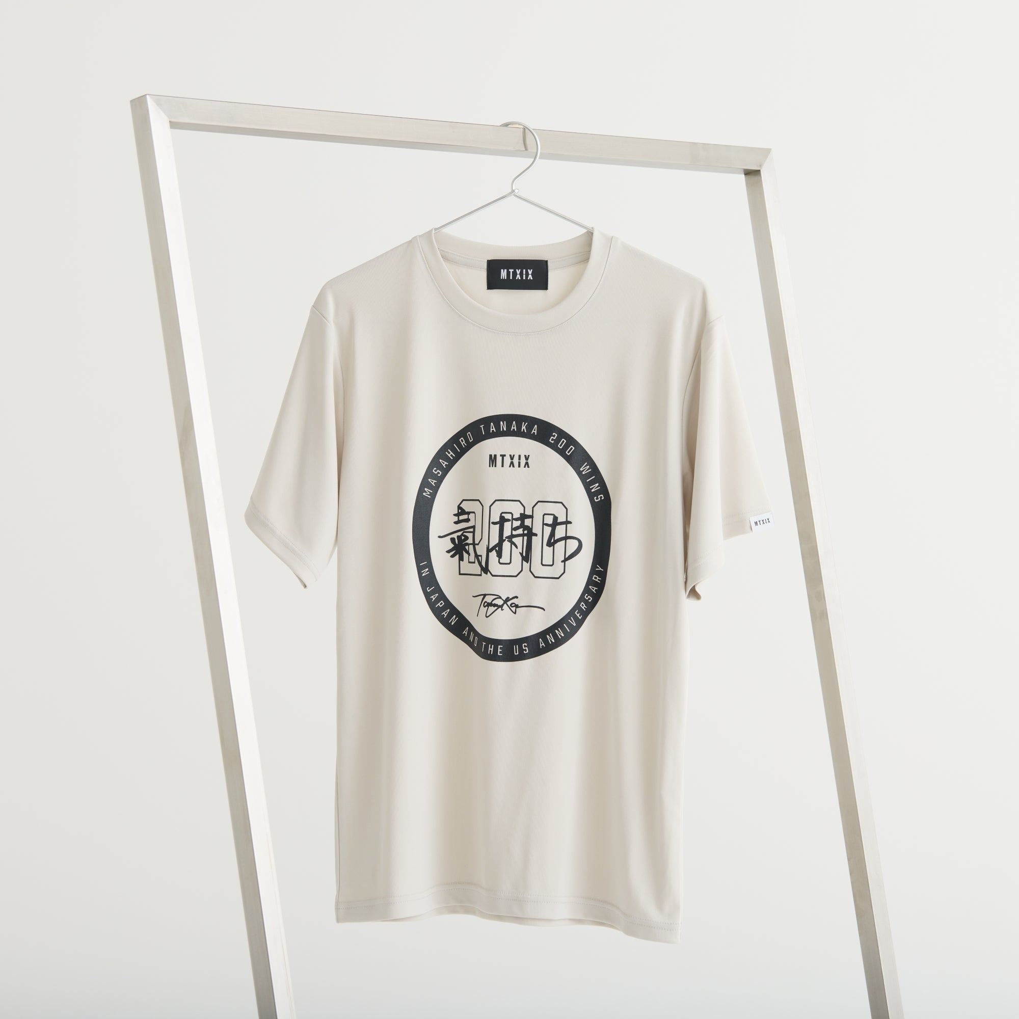 MTXIX 200 CAREER WINS Tee IN JAPAN AND THE US
